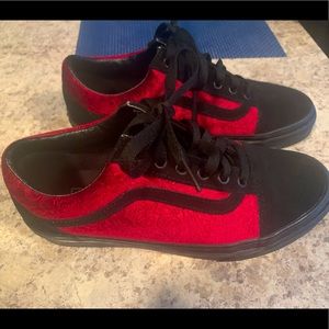 Black & maroon old Skool velvet vans | size 7